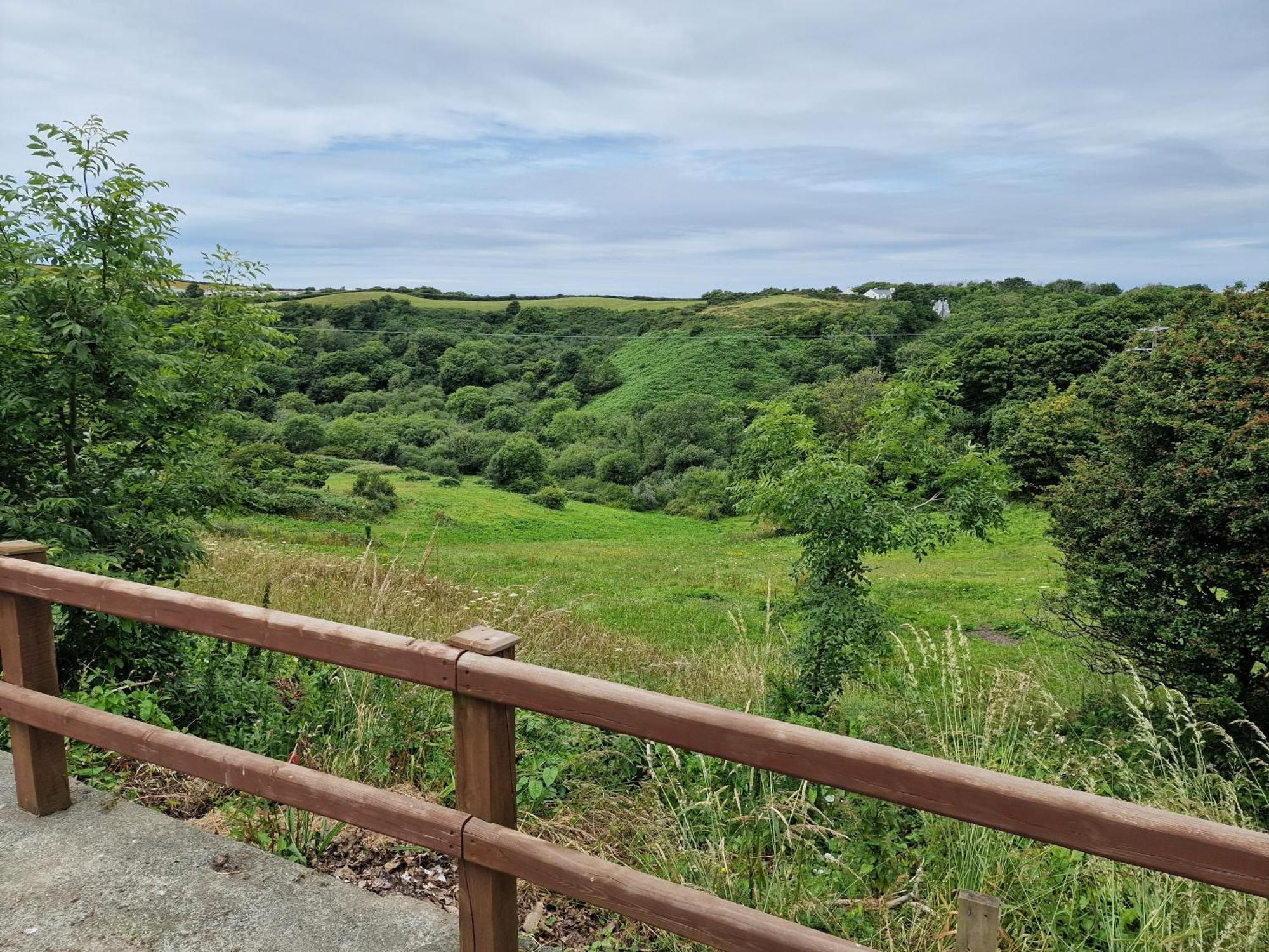 Woodvale Bungalow Little Haven Екстериор снимка