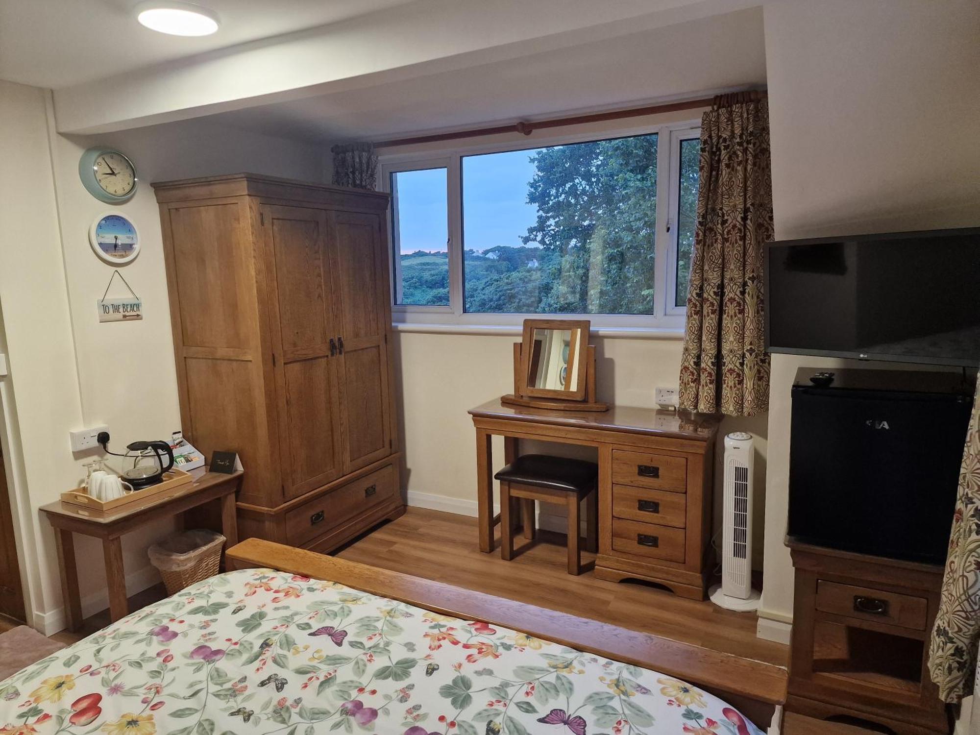 Woodvale Bungalow Little Haven Екстериор снимка