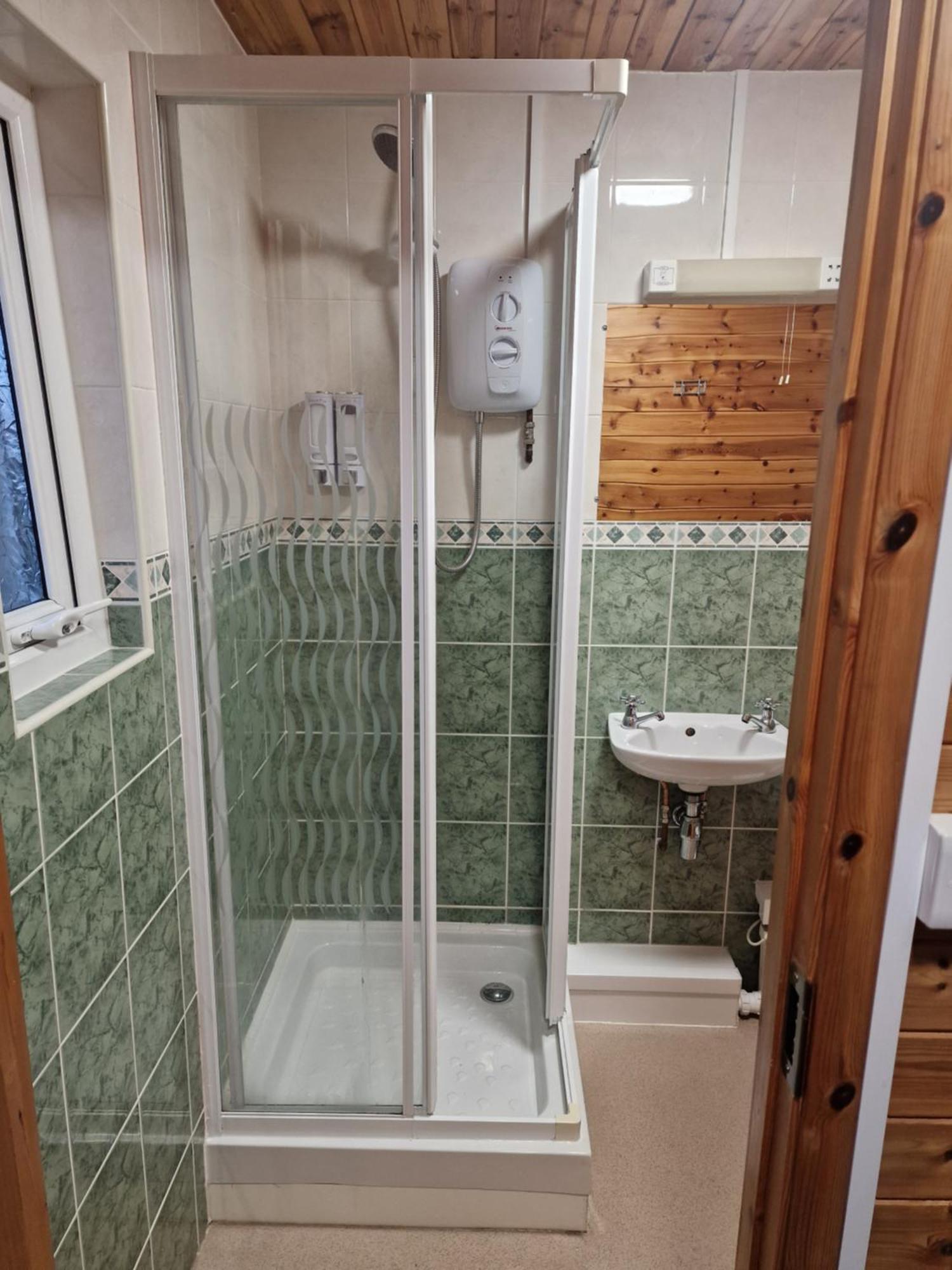 Woodvale Bungalow Little Haven Екстериор снимка